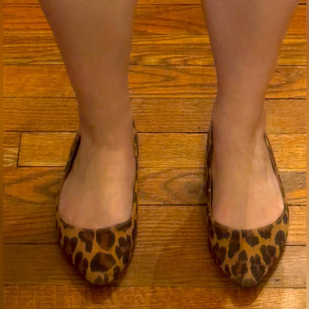 Old Navy Leopard print pointy toe flats size 7